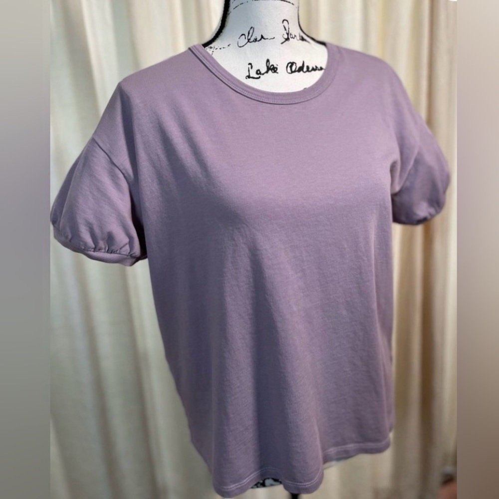 “Madewell” Light Purple Tee Shirt. 
  Size:M